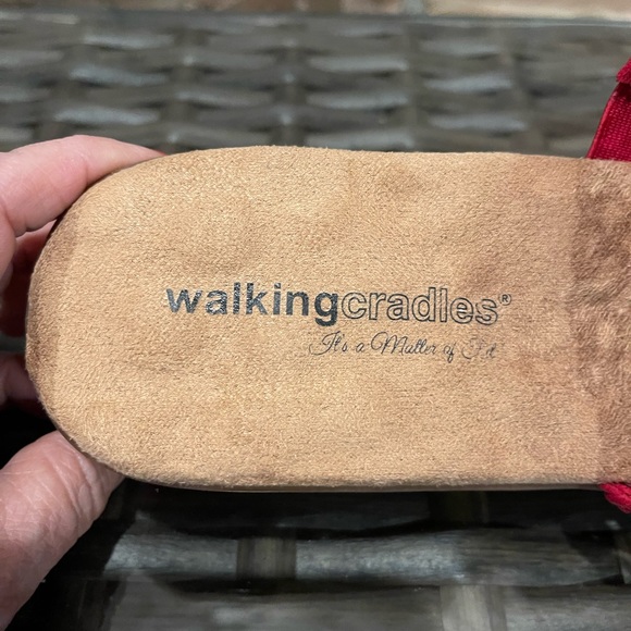 NWOT Walking Cradles Red Leather Kudos - Picture 8 of 11